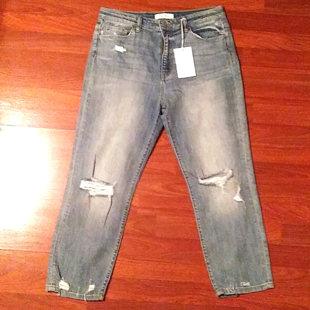 Distressed crop denim jeans